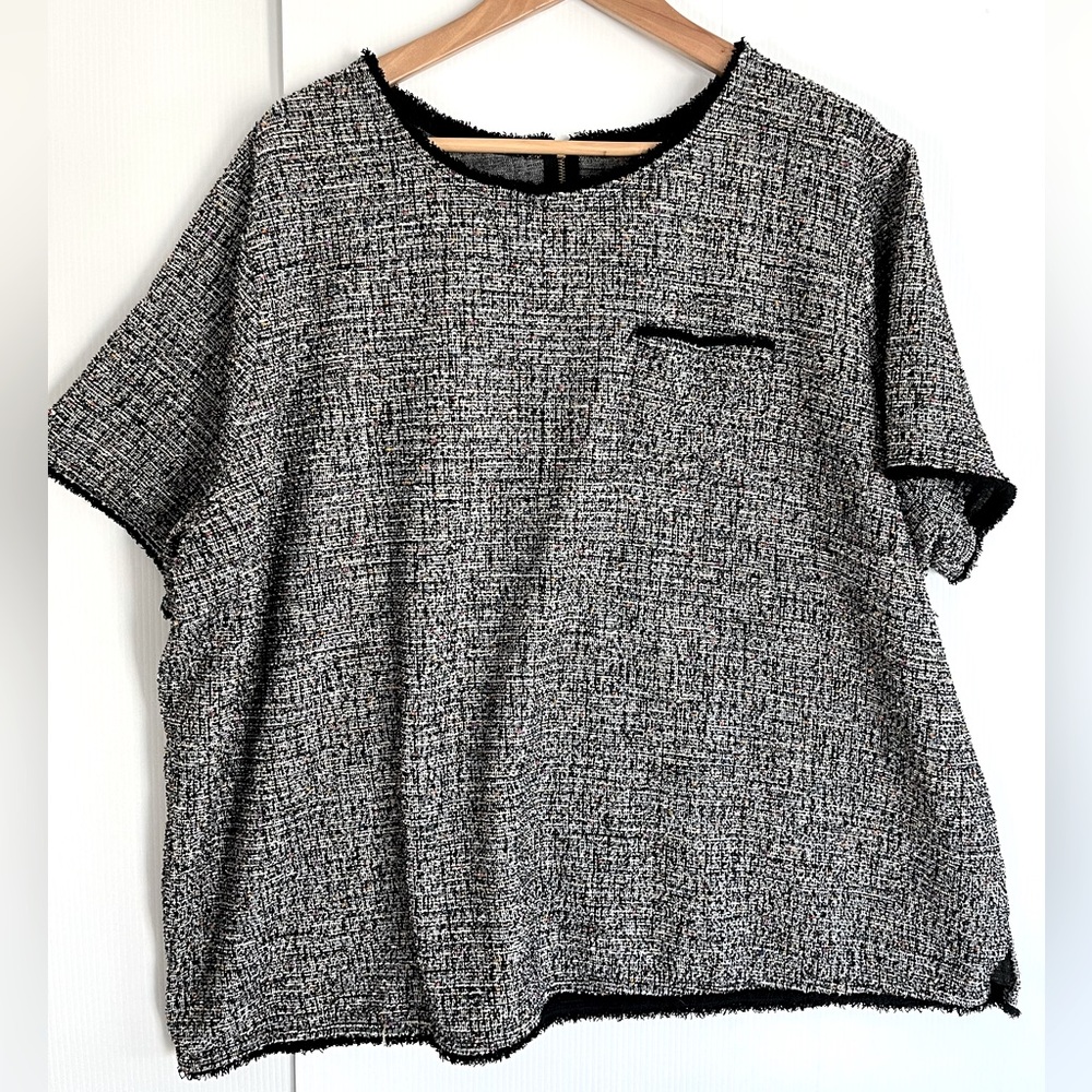 Ava & Viv Black and White Textured Top